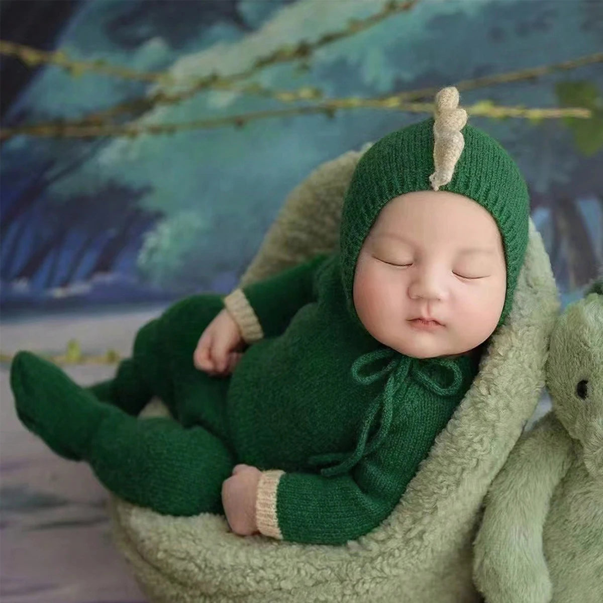 Dinosaur Knitted Newborn Outfit - Newborn Photo Shooting